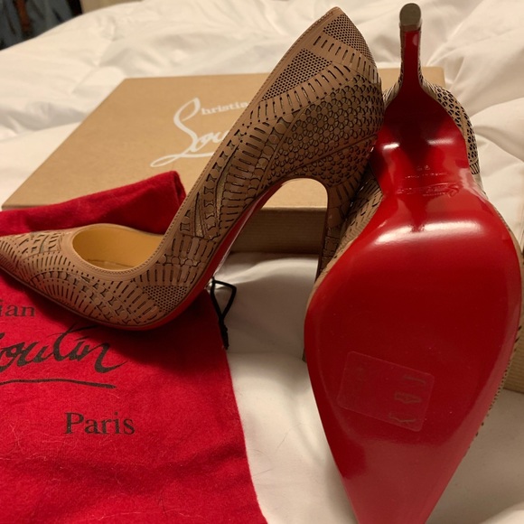 Christian Louboutin size 6 NEW w/box & dust bag - Picture 3 of 7